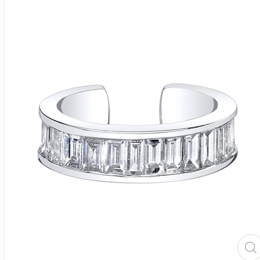 Hannah Baguette Earcuff